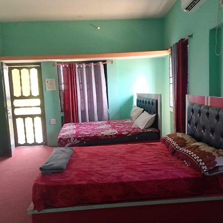 Subha Laxmi Hotel & Lodge Bahāsi 外观 照片
