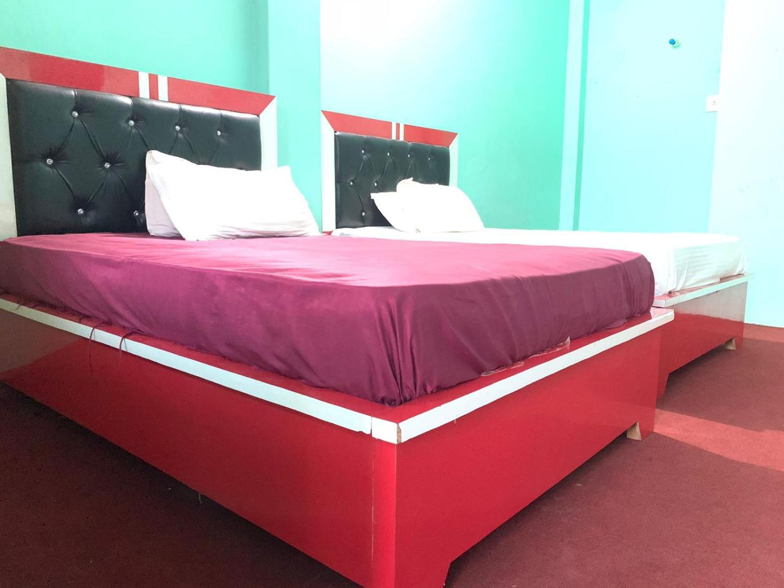 Subha Laxmi Hotel & Lodge Bahāsi 外观 照片